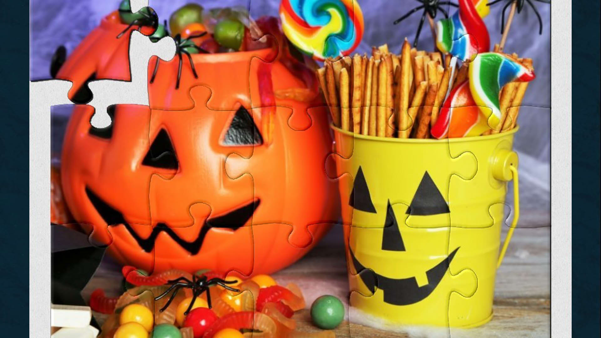 Screenshot for Holiday Jigsaw: Halloween 4
