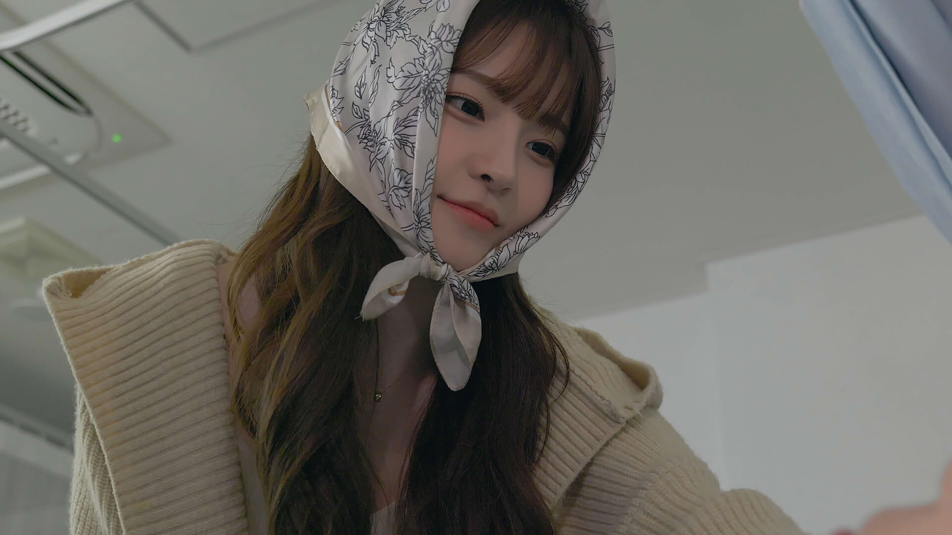 Screenshot for Five Hearts Under One Roof 2
